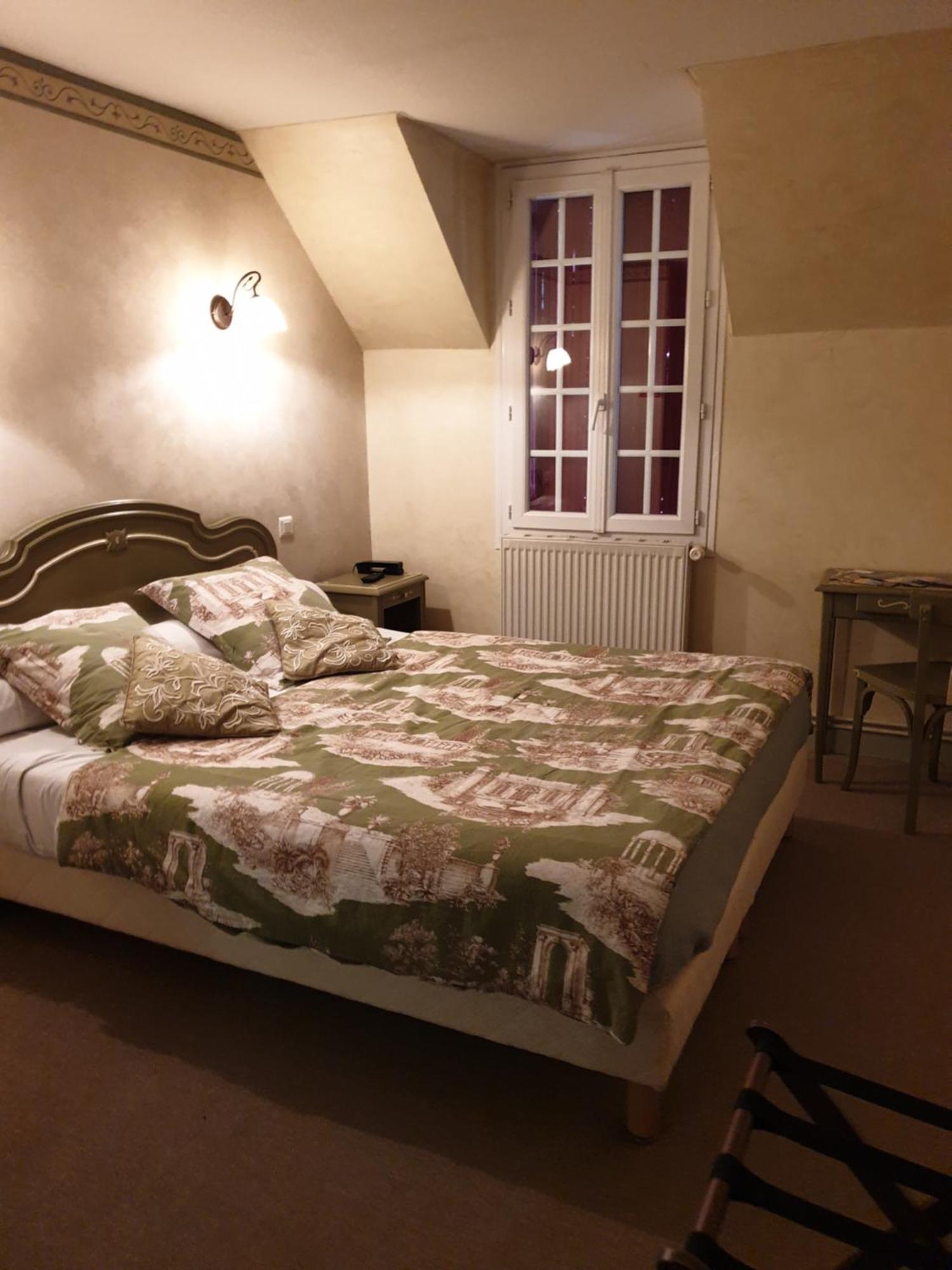 Hostellerie Belle Rive Gagnac-sur-Cere エクステリア 写真